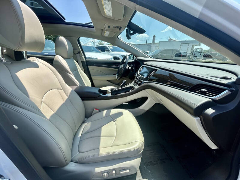 2017 Buick LaCrosse Essence