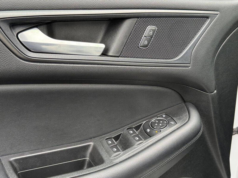 2022 Ford Edge SE
