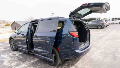 2022 Chrysler Pacifica Touring L