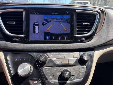 2017 Chrysler Pacifica Touring-L Plus