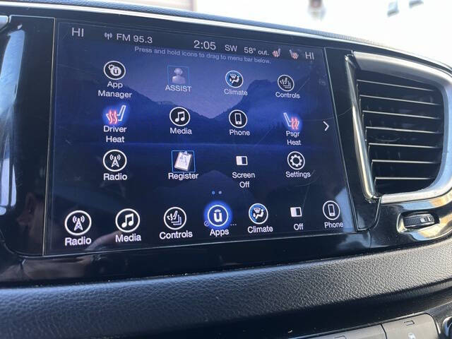 2017 Chrysler Pacifica Touring-L