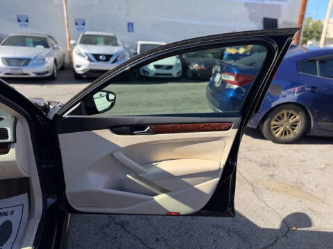 2012 Volkswagen Passat SEL Premium PZEV