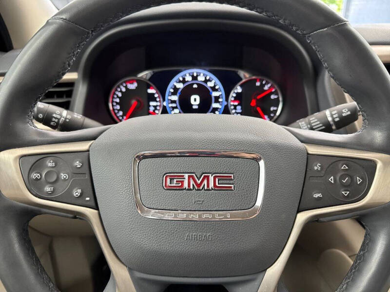 2023 GMC Acadia Denali