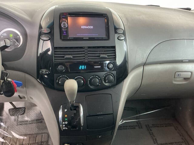 2004 Toyota Sienna