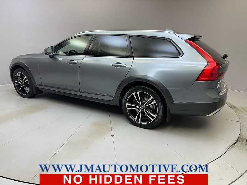 2019 Volvo V90 Cross Country T5
