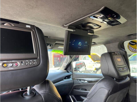 2019 Cadillac Escalade Platinum