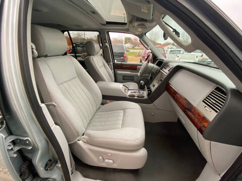 2005 Lincoln Navigator Luxury