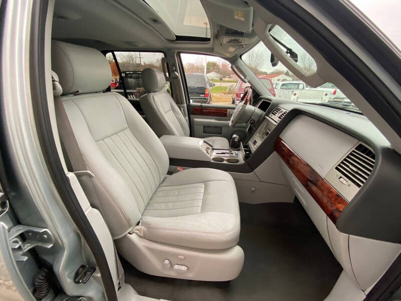 2005 Lincoln Navigator Luxury