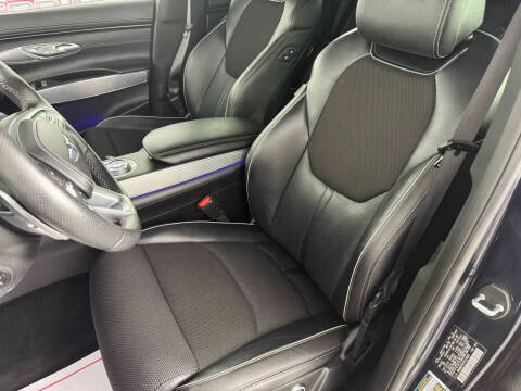 2023 Genesis GV70 2.5T Standard