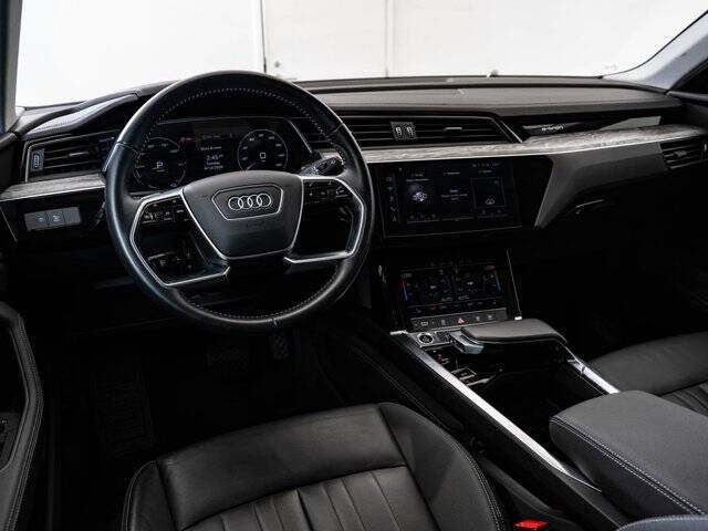 2021 Audi e-tron quattro Premium