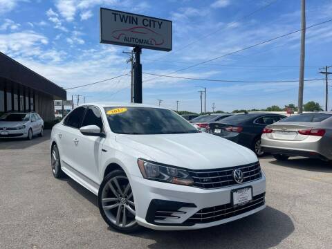 2017 Volkswagen Passat for sale at TWIN CITY AUTO MALL in Bloomington IL