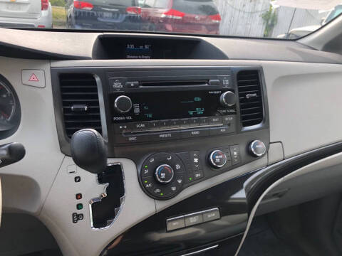 2012 Toyota Sienna