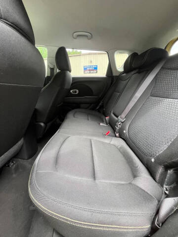 2016 Kia Soul +