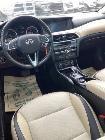 2018 Infiniti QX30 Premium