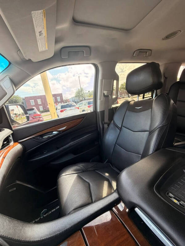 2016 Cadillac Escalade Standard