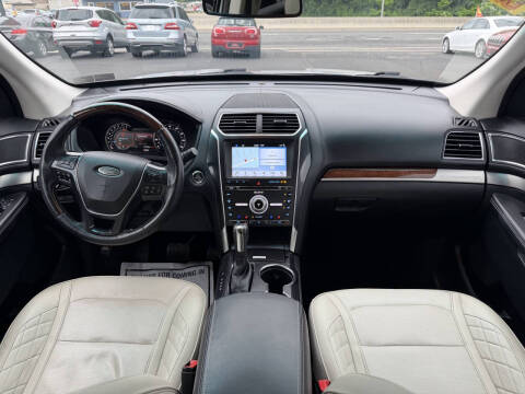 2017 Ford Explorer Platinum