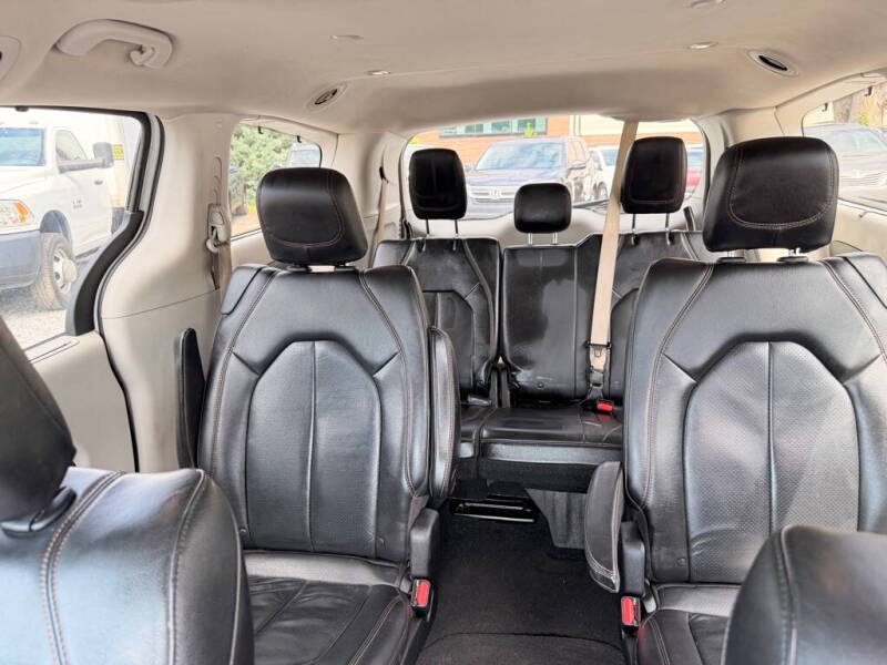 2020 Chrysler Pacifica Touring L