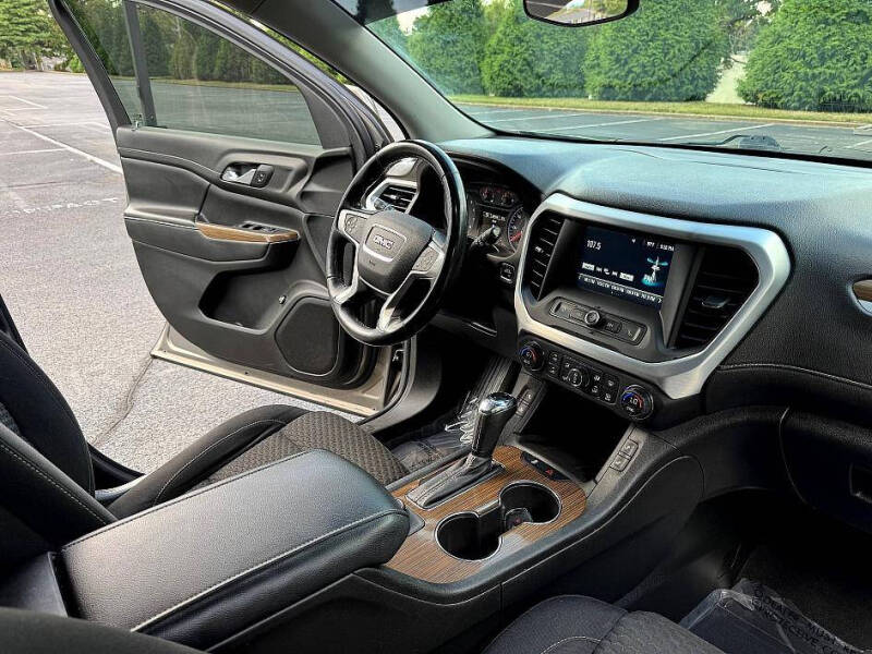2019 GMC Acadia SLE-2