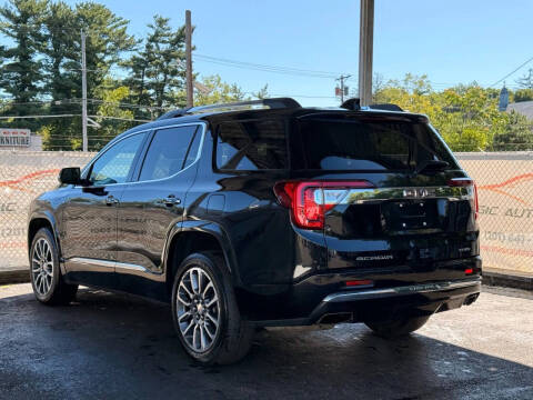 2022 GMC Acadia Denali