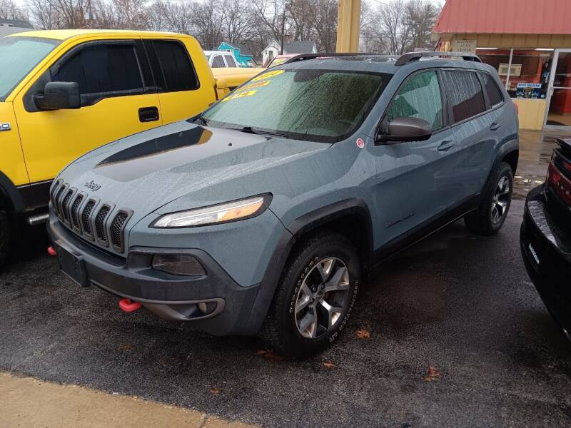 2014 Jeep Cherokee for sale at KENNEDY AUTO CENTER in Bradley IL