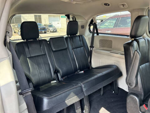 2014 Chrysler Town and Country Touring