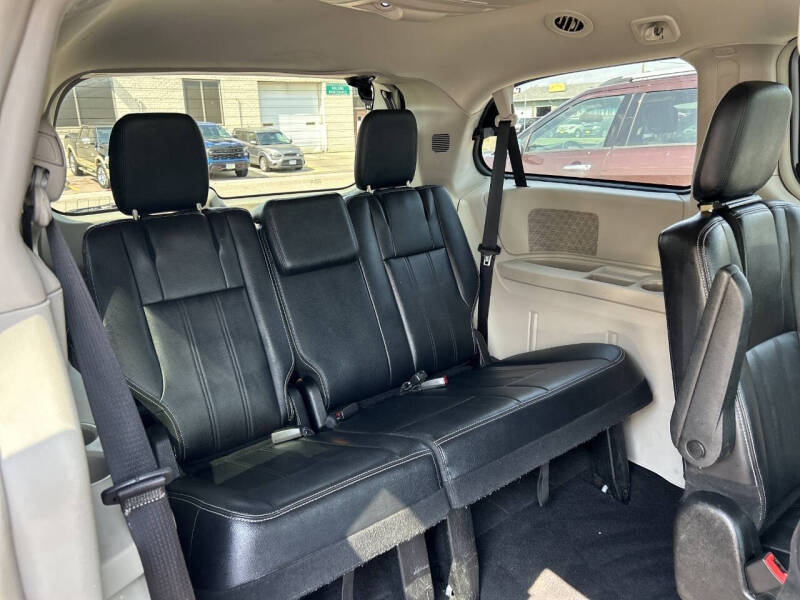 2014 Chrysler Town and Country Touring