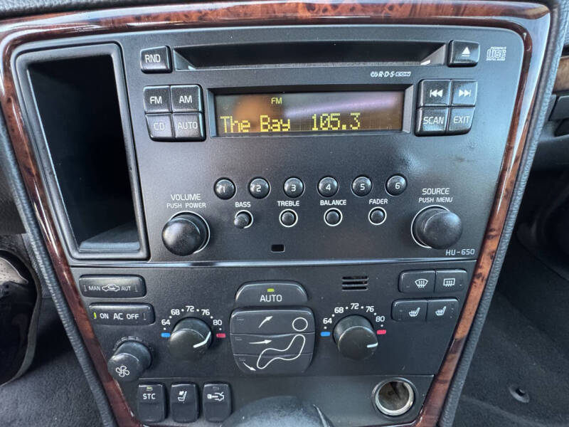 Used 2005 Volvo S60 2.5T with VIN YV1RS592X52474370 for sale in Hayward, CA