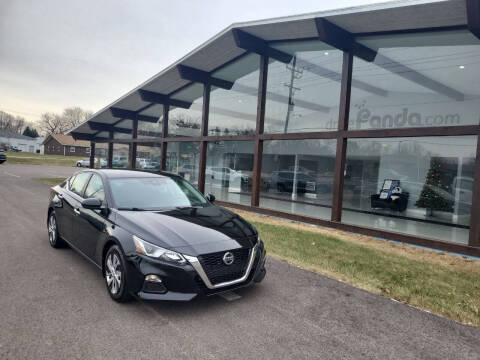 2022 Nissan Altima for sale at DrivePanda.com in Dekalb IL