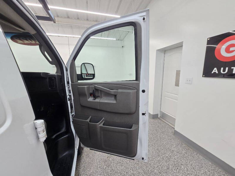 2022 GMC Savana 2500
