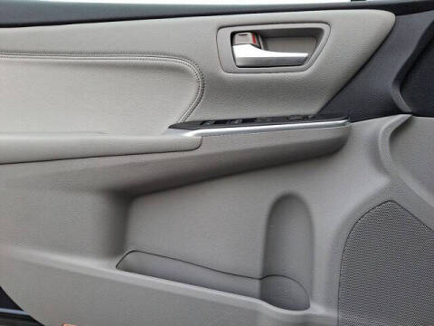 2016 Toyota Camry Hybrid XLE