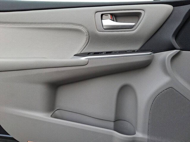 2016 Toyota Camry Hybrid XLE