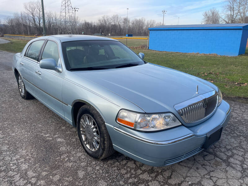 2006 Lincoln Town Car for sale at Trocci's Auto Sales in West Pittsburg PA