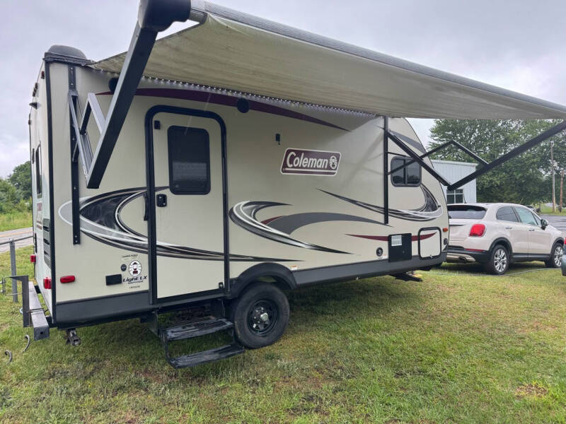 2020 COLEMAN LIGHT 1605FB