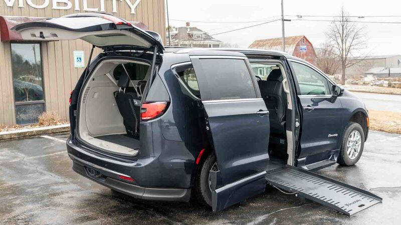 Used 2021 Chrysler Pacifica Touring L with VIN 2C4RC1BG0MR588198 for sale in Valders, WI