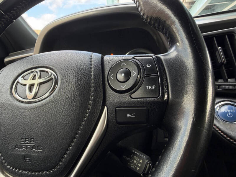 2017 Toyota RAV4 Hybrid SE