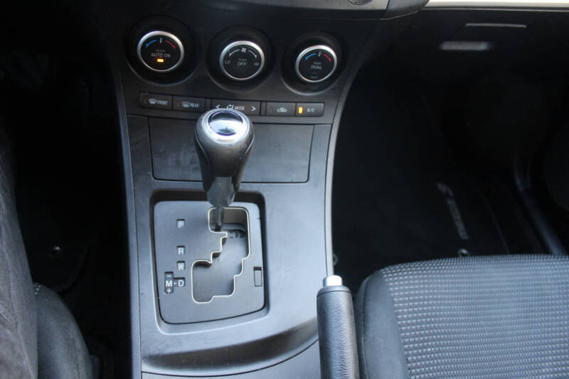 2013 Mazda MAZDA3 i Touring