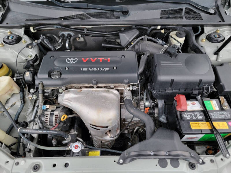 2004 Toyota Camry LE