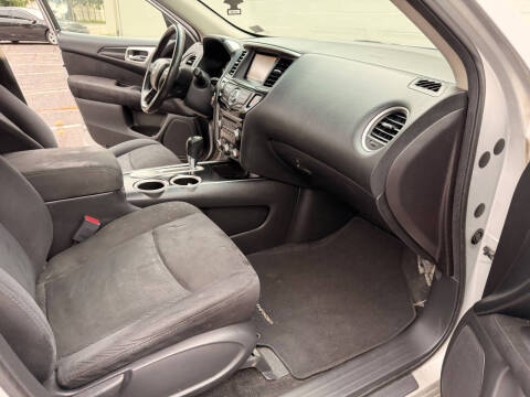 2015 Nissan Pathfinder SV