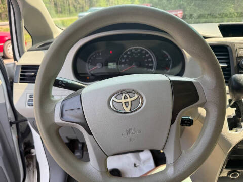 2011 Toyota Sienna Base 7-Passenger