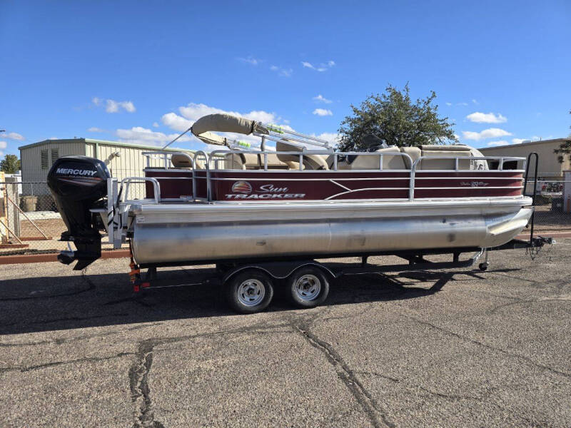 2018 Sun Tracker FISHING BARGE 20 DLX