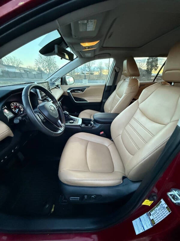 2021 Toyota RAV4 Hybrid XLE Premium