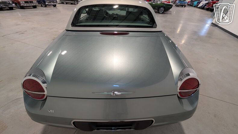 2004 Ford Thunderbird