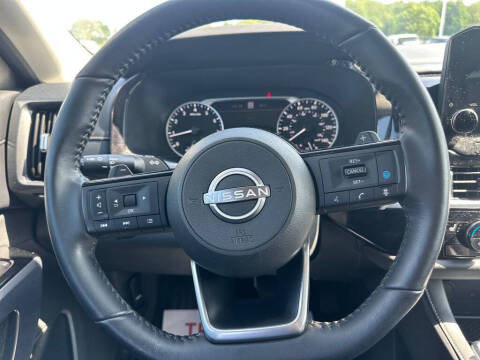 2023 Nissan Pathfinder SL