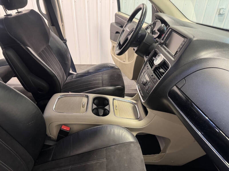 2016 Chrysler Town and Country Limited