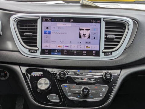 2026 Chrysler Voyager LX