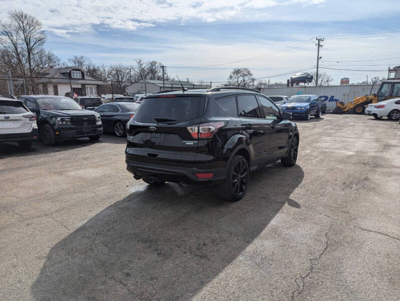 Image 5 of 2017 Ford Escape Titanium