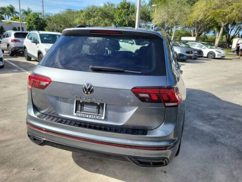 2023 Volkswagen Tiguan SE R-Line Black