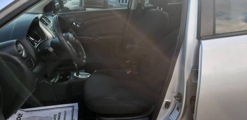 2015 Nissan Versa 1.6 SV