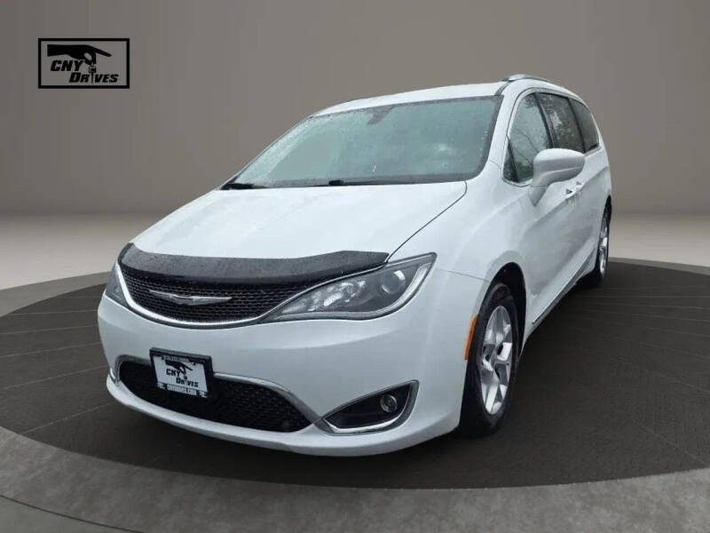 2017 Chrysler Pacifica Touring-L Plus