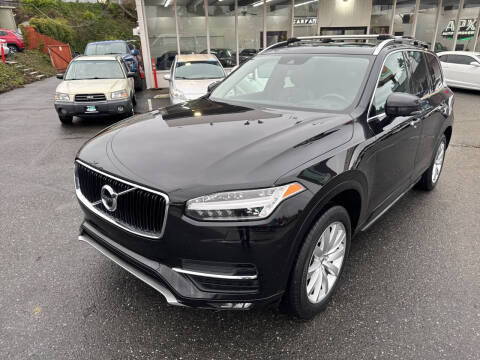 2016 Volvo XC90 T6 Momentum